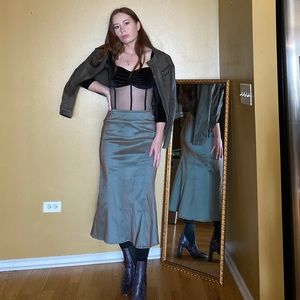 Tadashi Shoji Brown Metallic Skirt in Like New Condition- Size US 6